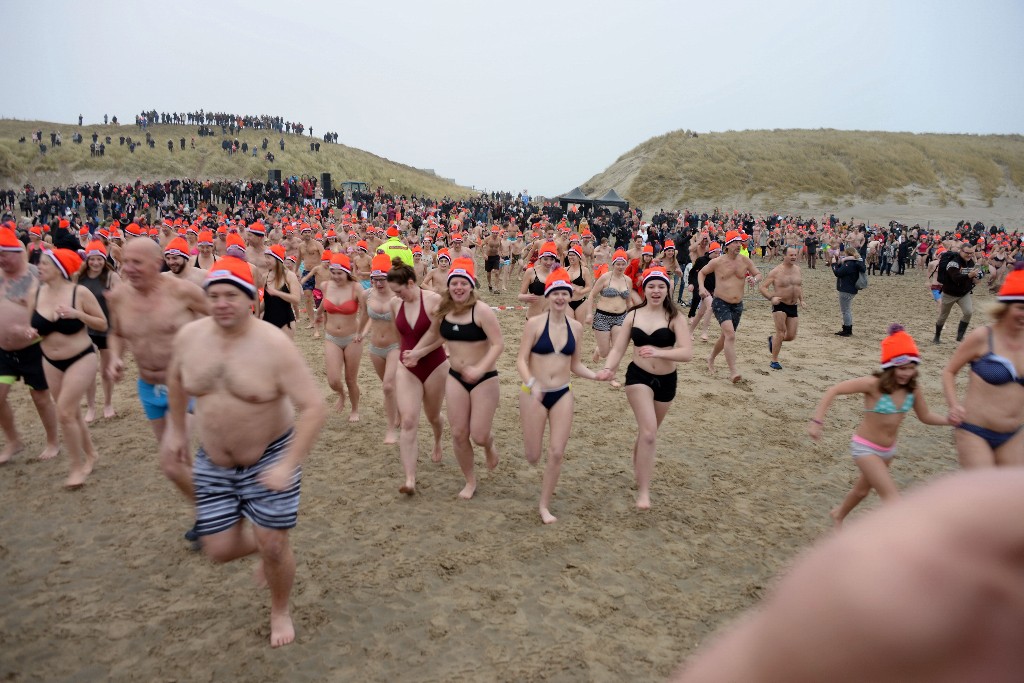 ../Images/Nieuwjaarsduik Nederzandt 2020 047.jpg